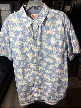 TACH Blue and White Palm Print Short Sleeve Button-Down Shirt Size Small EPC